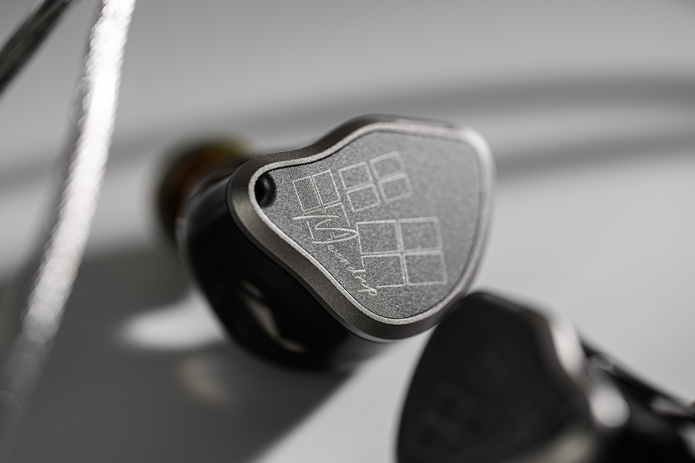 MOONDROP Armature Art 12 12 Balanced Armature Drivers In-ear Headphone.
