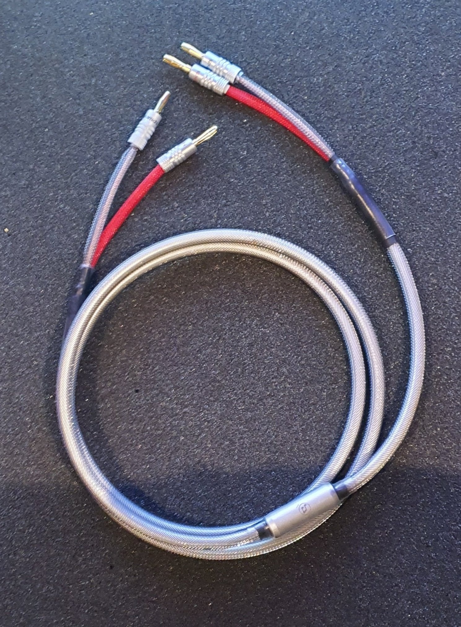 Carbon α(Alpha) μ-OFC Hi-Res Speaker Cable