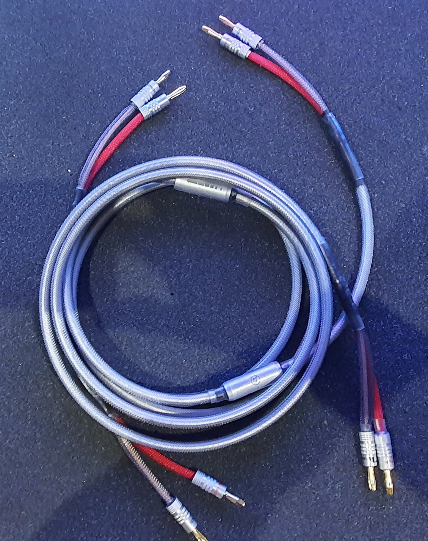 Carbon α(Alpha) μ-OFC Hi-Res Speaker Cable