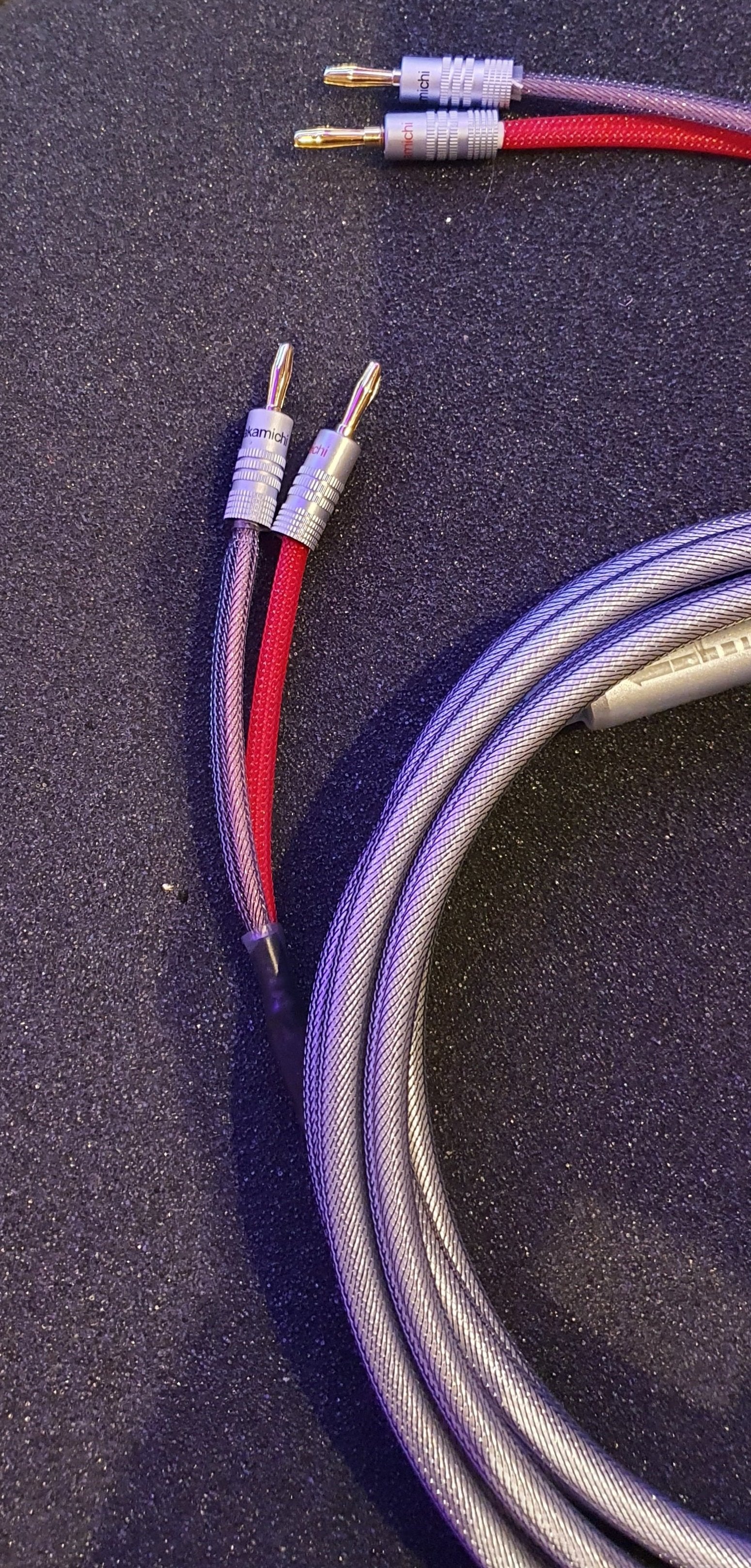 Carbon α(Alpha) μ-OFC Hi-Res Speaker Cable