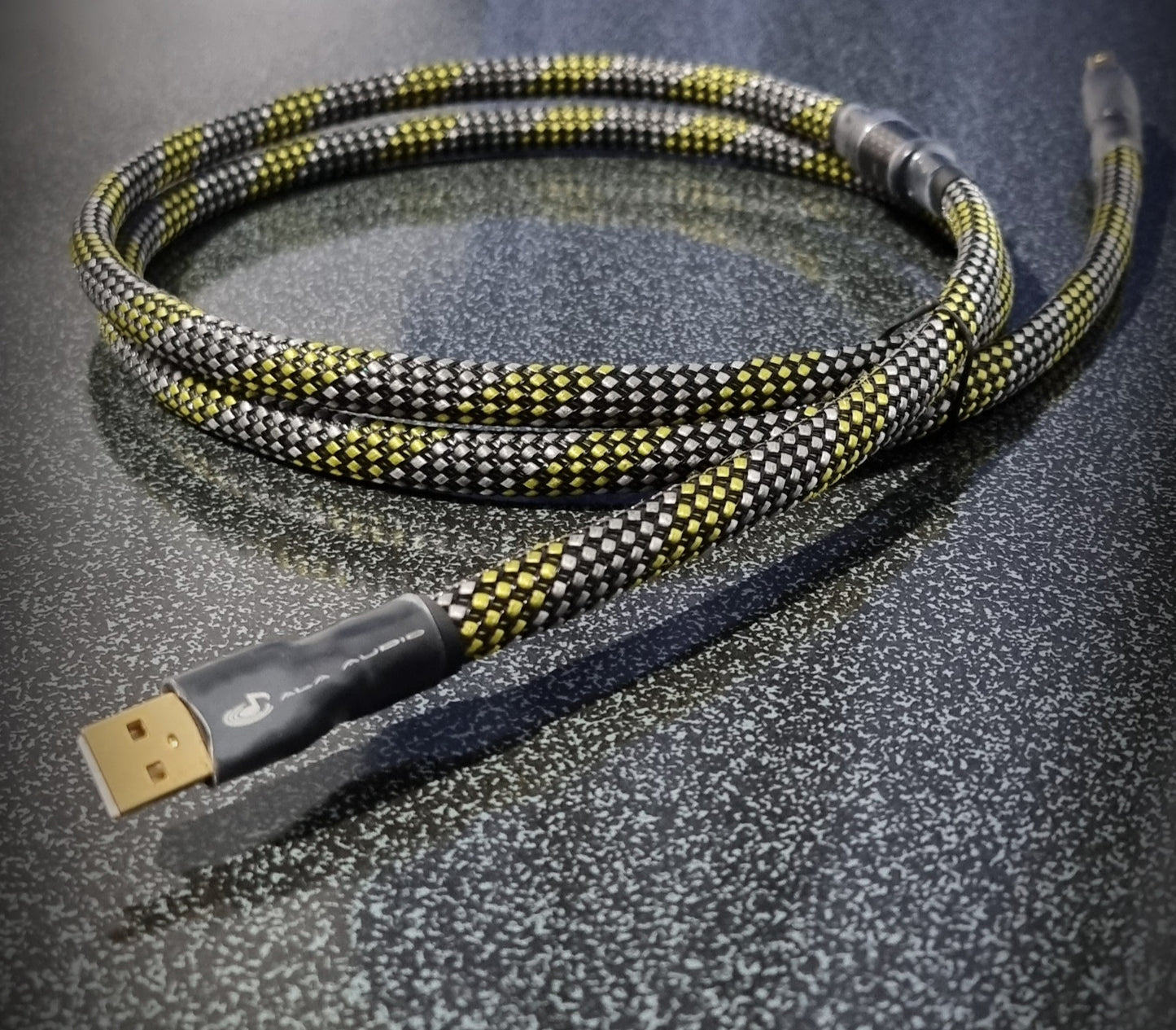 VHF-N/R USB 2.0 Audio Cable by A.L.A